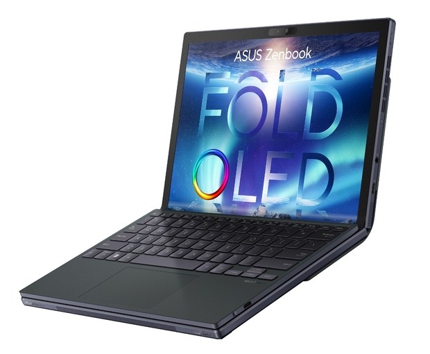 Ноутбук ZenBook 17 Fold OLED с подключенной клавиатурой